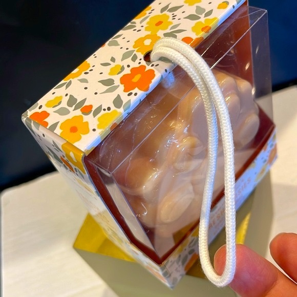 🔥SOAP ON A ROPE🔥FRESH DASIES FLOWER SHAPED SOAP, GREAT FOR TRAVEL OR GIFT NWT - Picture 3 of 6